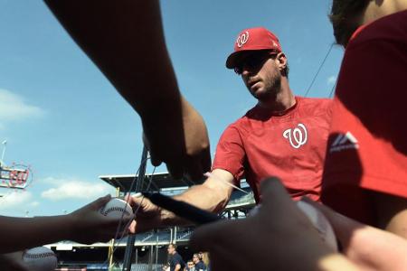 38 Millionen pro Jahr: Baseball-Star Scherzer erhält Rekord-Deal bei den Mets 38 Millionen pro Jahr: Baseball-Star Scherzer erhält Rekord-Deal bei den Mets