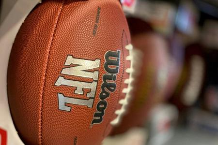 Video mit Waffe und Drohung: Las Vegas Raiders feuern Arnette Video mit Waffe und Drohung: Las Vegas Raiders feuern Arnette