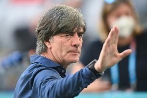 Bundespräsident Steinmeier verabschiedet Löw