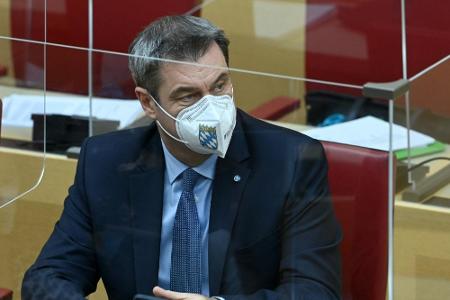 Söder fordert Reduzierung der Zuschauerzahlen im Fußball Söder fordert Reduzierung der Zuschauerzahlen im Fußball