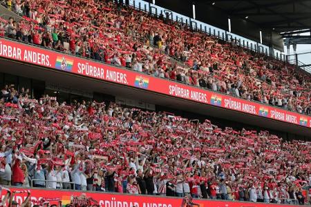 Polizei verhindert wohl Prügelei vor rheinischem Derby Polizei verhindert wohl Prügelei vor rheinischem Derby