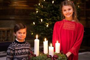 Prinz Oscar und Prinzessin Estelle in der Schlosskirche Stockholm.