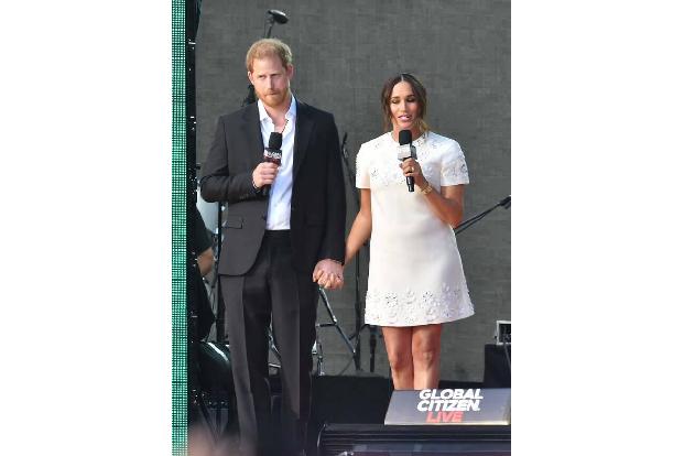 Prinz Harry und Herzogin Meghan begrüßten eine Schwester für Sohn Archie. Anfang Juni erblickte die kleine Lilibet, das Lich... Prinz Harry und Herzogin Meghan begrüßten eine Schwester für Sohn Archie. Anfang Juni erblickte die kleine Lilibet, das Lich...