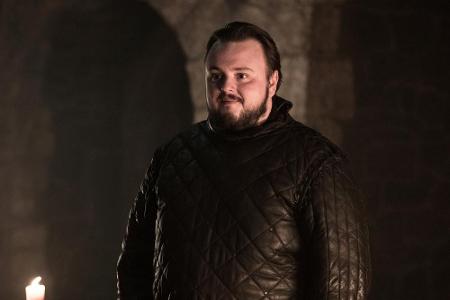 Er lässt sich schließlich in Altsass zum Maester ausbilden und stößt dort auf einen entscheidenden Hinweis zur Herkunft von ...