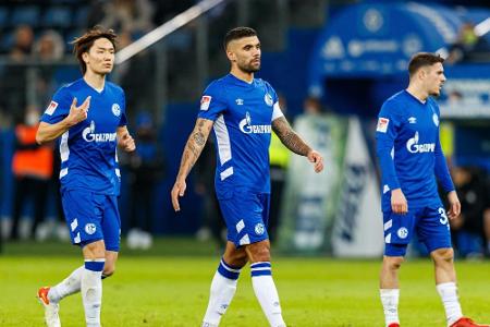 Wegen Corona: Schalke verzichtet auf Türkei-Reise - Terodde positiv Wegen Corona: Schalke verzichtet auf Türkei-Reise - Terodde positiv