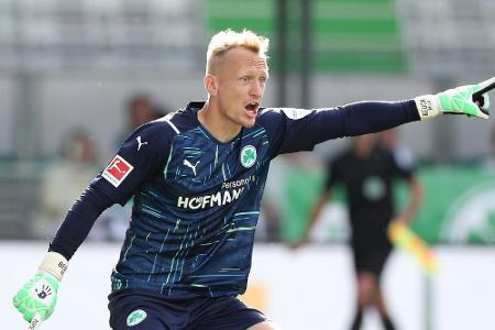 Fürth: Torwart Funk verletzt sich schwer am Knie Fürth: Torwart Funk verletzt sich schwer am Knie