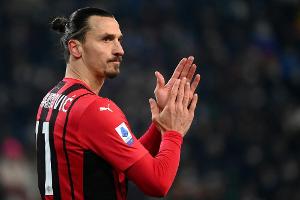 Ibrahimovic trifft Papst und schenkt ihm seine Autobiografie
