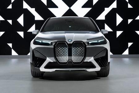 Elektro SUV iX in E-Reader-Folie