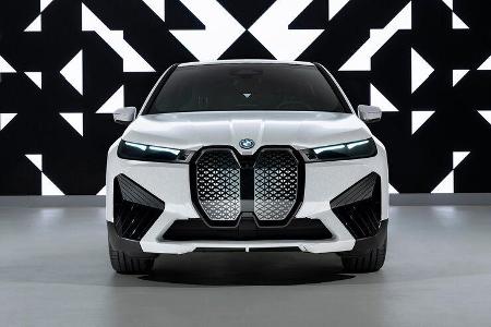 Elektro SUV iX in E-Reader-Folie