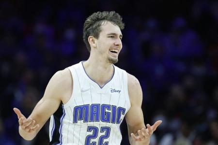 NBA: Wagner-Brüder verlieren mit Orlando klar gegen die Warriors NBA: Wagner-Brüder verlieren mit Orlando klar gegen die Warriors
