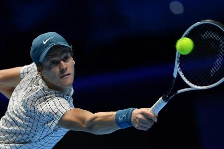 Tennis: Auch Italiener Sinner schlägt in Halle auf Tennis: Auch Italiener Sinner schlägt in Halle auf