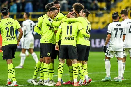 Borussia Dortmund verabschiedet sich mit einem deutlichen wie auch verdienten 5:0-Sieg über Besiktas aus der Champions Leagu... Borussia Dortmund verabschiedet sich mit einem deutlichen wie auch verdienten 5:0-Sieg über Besiktas aus der Champions Leagu...
