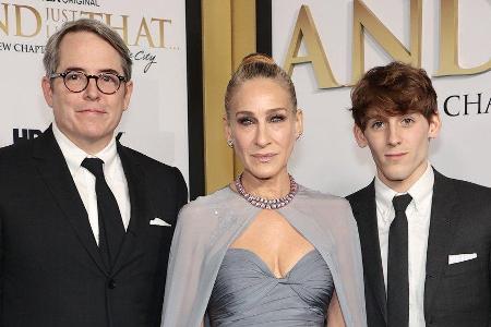 Sarah Jessica Parker mit Ehemann Matthew Broderick (l.) und Sohn James bei der Sarah Jessica Parker mit Ehemann Matthew Broderick (l.) und Sohn James bei der