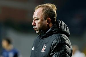 Nach 0:5 beim BVB: Besiktas-Coach Sergen Yalcin erklärt Rücktritt