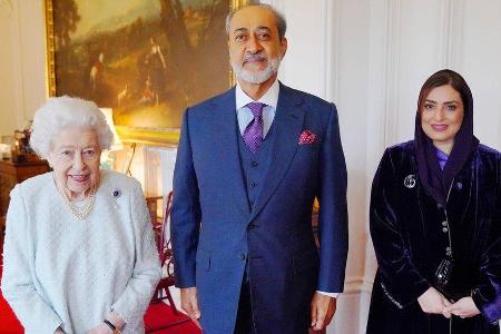 Queen Elizabeth II. empfängt den Sultan von Oman auf Schloss Windsor. Queen Elizabeth II. empfängt den Sultan von Oman auf Schloss Windsor.
