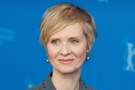 Cynthia Nixon schlüpft in Cynthia Nixon schlüpft in