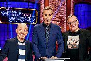 "Wer weiß denn sowas XXL": Moderator Kai Pflaume (m.) und seine Rateteam-Kapitäne Bernhard Hoëcker (l.) und Elton.