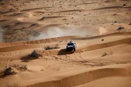 Saudische Dakar-Pilotin Akeel hofft auf Vorbildfunktion Saudische Dakar-Pilotin Akeel hofft auf Vorbildfunktion