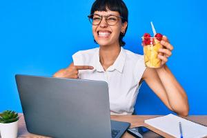 Konzentration im Homeoffice: Diese Lebensmittel stärken das Gehirn