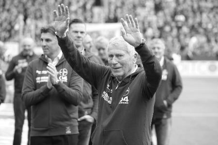 Leverkusens Aufstiegstrainer Kremer im Alter von 82 Jahren gestorben Leverkusens Aufstiegstrainer Kremer im Alter von 82 Jahren gestorben
