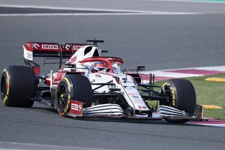 Lange Karriere - und plötzliches Ende: Räikkönen scheidet in Abu Dhabi aus Lange Karriere - und plötzliches Ende: Räikkönen scheidet in Abu Dhabi aus