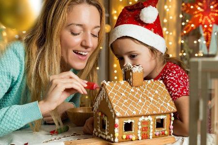 Spaß für Groß und Klein: Ein Lebkuchenhaus darf in der Weihnachtszeit nicht fehlen. Spaß für Groß und Klein: Ein Lebkuchenhaus darf in der Weihnachtszeit nicht fehlen.