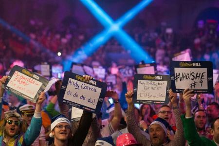 Darts-WM: Debütant Borland gewinnt mit Neundarter Darts-WM: Debütant Borland gewinnt mit Neundarter