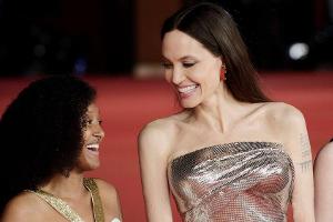 Angelina Jolie und Tochter Zahara kämpfen gegen Gewalt gegen Frauen
