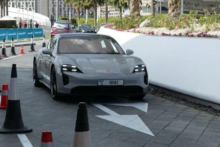 Porsche - Carspotting - GP Abu Dhabi - 12. Dezember 2021