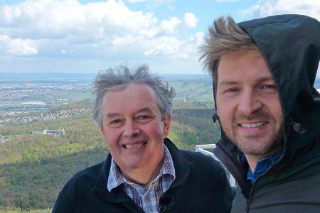 SWR Moderator Johannes Zenglein (re.) und Matthias Buck (Leitender Techniker) auf dem Stuttgarter Fernsehturm. SWR Moderator Johannes Zenglein (re.) und Matthias Buck (Leitender Techniker) auf dem Stuttgarter Fernsehturm.