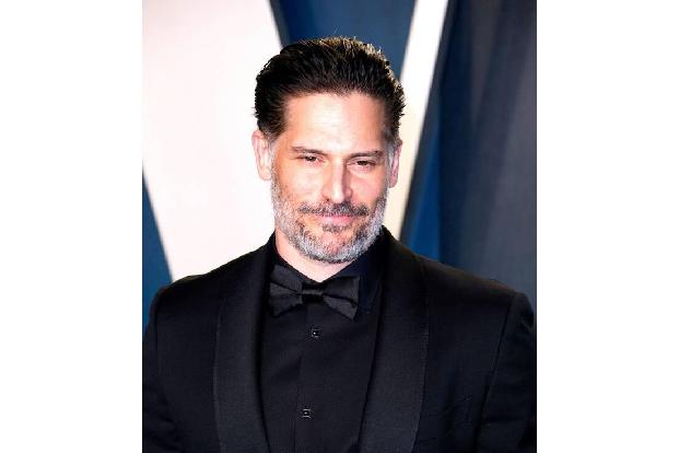 Joe Manganiello hat selbst bereits mit Halyna Hutchins gearbeitet und schrieb auf Twitter: 