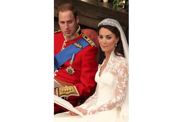 5.) Das Diadem, welches Kate bei ihrer Hochzeit mit Prinz William am 29. April 2011 trug, wurde 1936 von Cartier gefertigt. ...