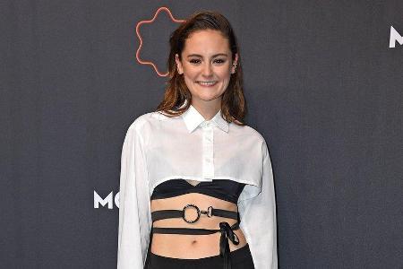 Mutiger Auftritt auf dem roten Teppich: Schauspielerin Lea van Acken.