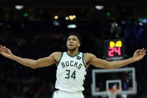 NBA: Antetokounmpo überzeugt im Duell mit Curry