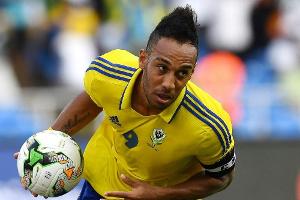 Corona: Aubameyang muss mit Herzproblemen aussetzen