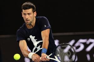 Djokovic-Entscheidung lässt auf sich warten - Minister pocht auf Einhaltung der Einreiseregeln