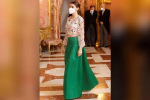 Königin Letizia recycelt ein Valentino-Kleid ihrer Schwiegermutter