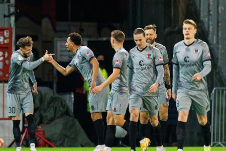 Titelverteidiger geht k.o.: Dortmunder Pokal-Debakel auf St. Pauli Titelverteidiger geht k.o.: Dortmunder Pokal-Debakel auf St. Pauli