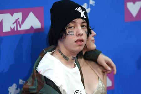 Lil Xan (23), der Ex-Freund von Noah Cyrus (20), hat insgesamt rund 40 Tattoos, viele davon befinden sich im Gesicht. Dazu g...