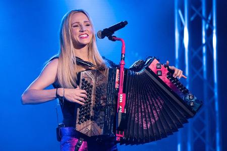 Melissa Naschenweng live im Luxory. Grenchen, 29.10.2021 __... Melissa Naschenweng live im Luxory. Grenchen, 29.10.2021 __...