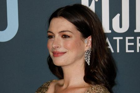 anne hathaway.jpg