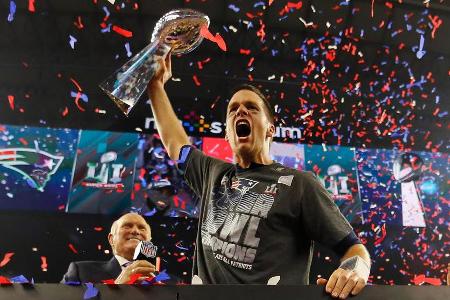 Quarterback Tom Brady gilt als bester NFL-Spieler aller Zeiten. Siebenmal gewann er den Super Bowl. Doch auf und neben dem F... Quarterback Tom Brady gilt als bester NFL-Spieler aller Zeiten. Siebenmal gewann er den Super Bowl. Doch auf und neben dem F...