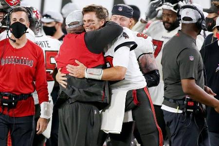 ... Auf Anhieb führt Brady die Bucs in den Super Bowl - für ihn sein zehnter Auftritt beim größten Sport-Event der Welt und ...
