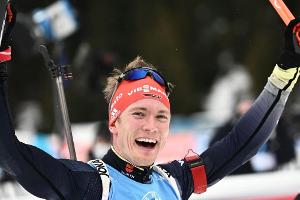Biathlon: Doll gewinnt Massenstart vor Bö