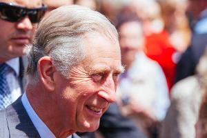 Spielplatzeröffnung wird zur Herzensangelegenheit für Prinz Charles.