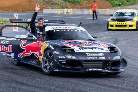 Mad Mike Whiddett - Mazda RX7