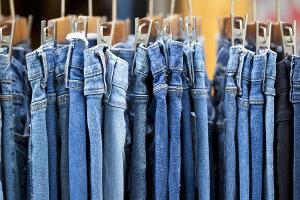 Jeans: Großartige Schnitte für kleine Frauen