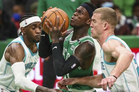 NBA: Starker Schröder kann Boston-Pleite nicht verhindern NBA: Starker Schröder kann Boston-Pleite nicht verhindern