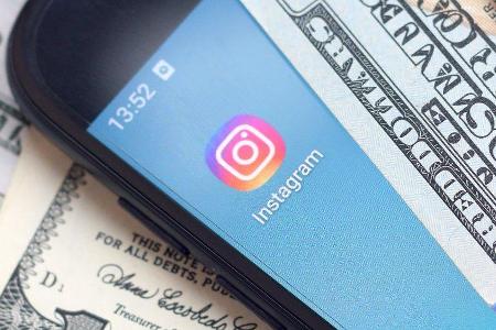 Bei Instagram können zehn Nutzerinnen und Nutzer ihren Followern derzeit exklusive Inhalte gegen einen monatlichen Abobetrag... Bei Instagram können zehn Nutzerinnen und Nutzer ihren Followern derzeit exklusive Inhalte gegen einen monatlichen Abobetrag...