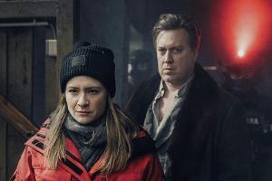 Auch in Staffel zwei von "Der Pass" übernehmen Julia Jentsch als Ellie Stocker und Nicholas Ofczarek als Gedeon Winter.